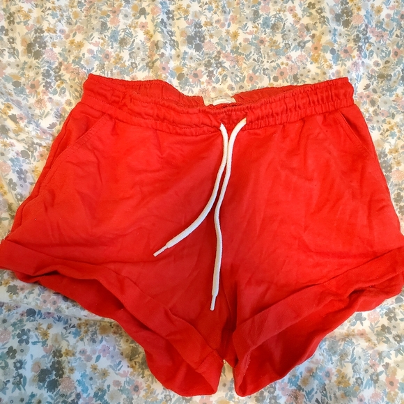 Red sweatshorts - Picture 1 of 1